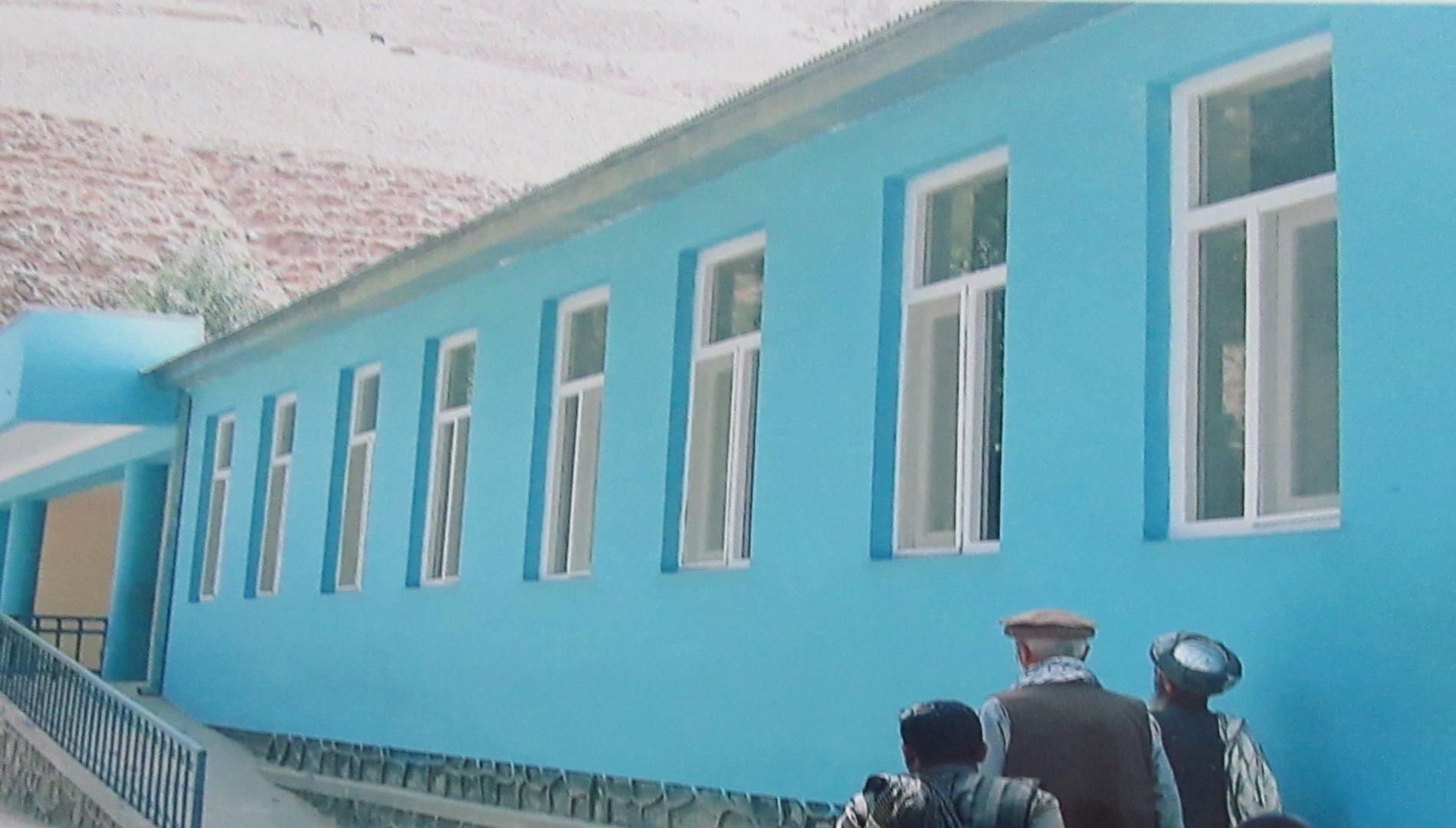 گزارش از اعمار ساختمان لیسه حسرت ولسوالی تگاب ولایت بدخشان